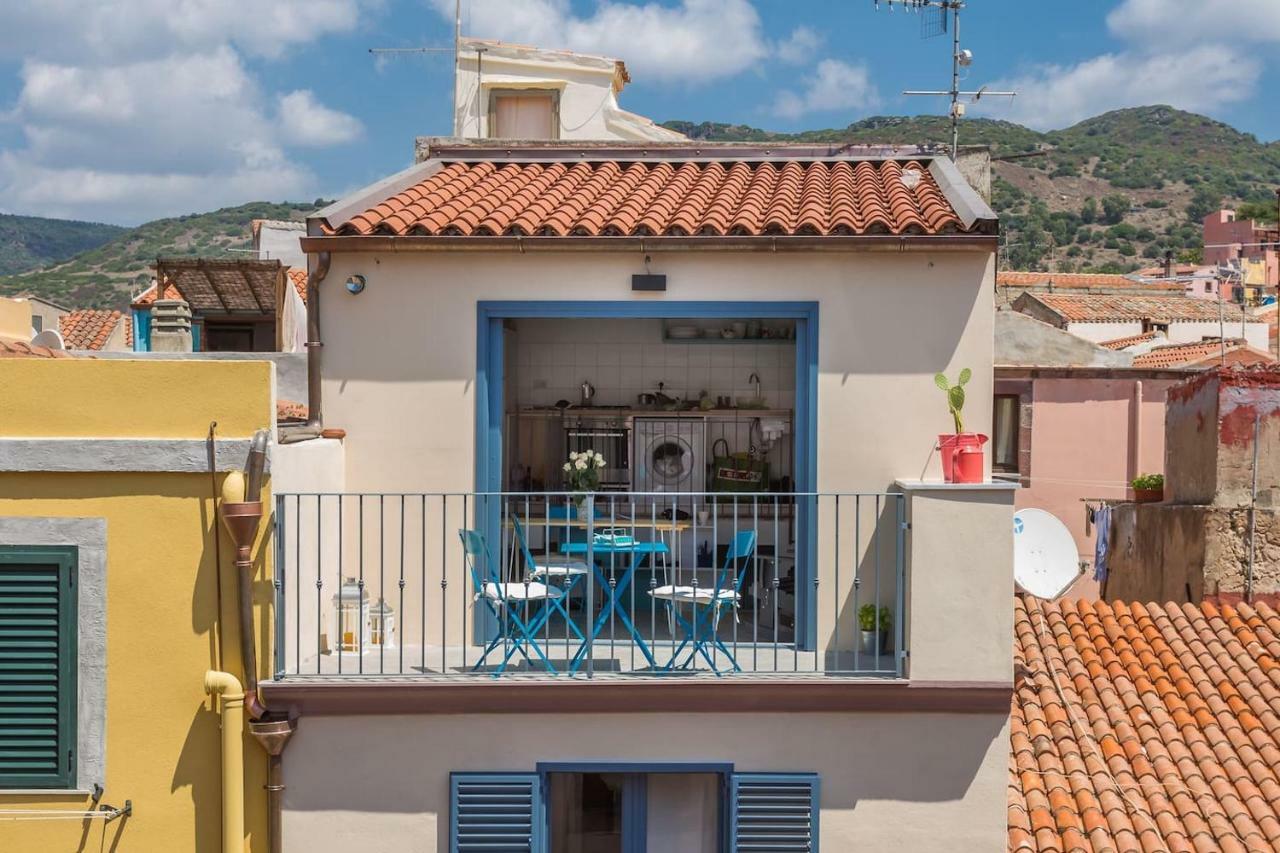 Appartement Charming Tower House In The Historic Center à Bosa Extérieur photo